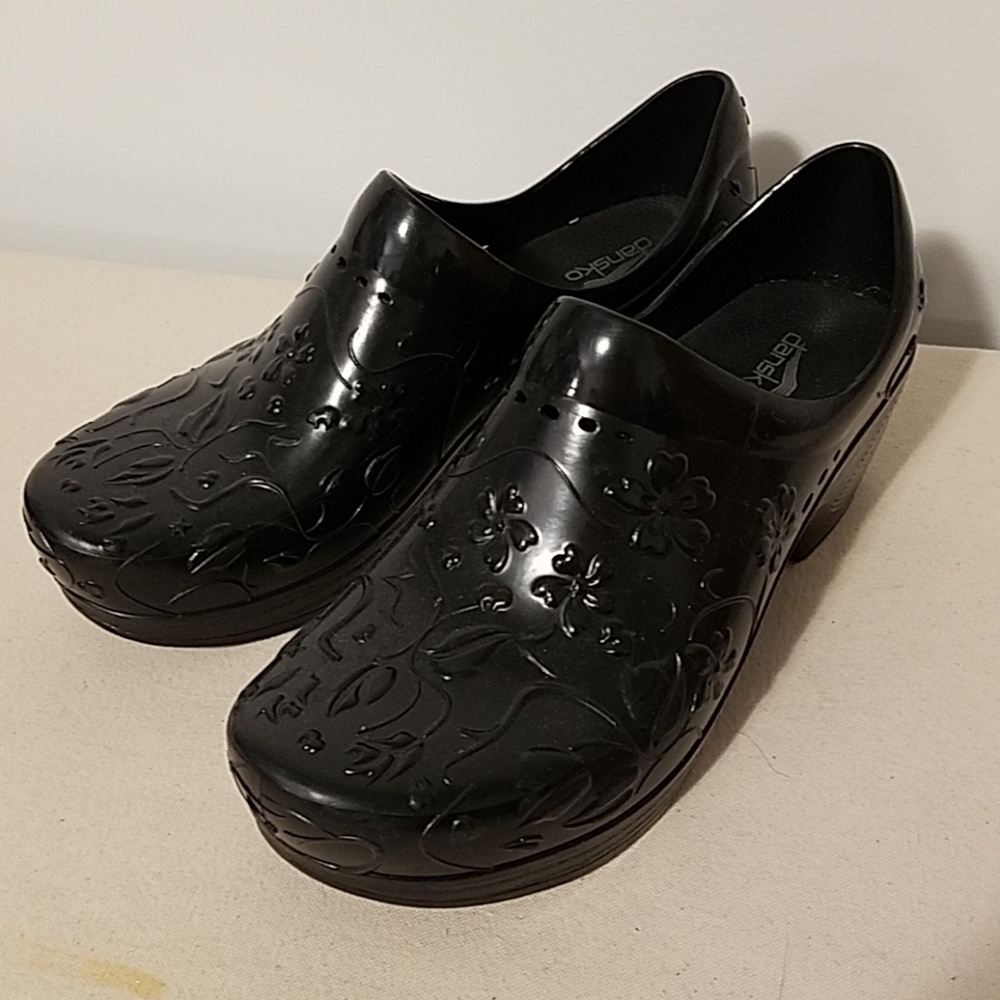 Dansko 42 black clogs slip resistant